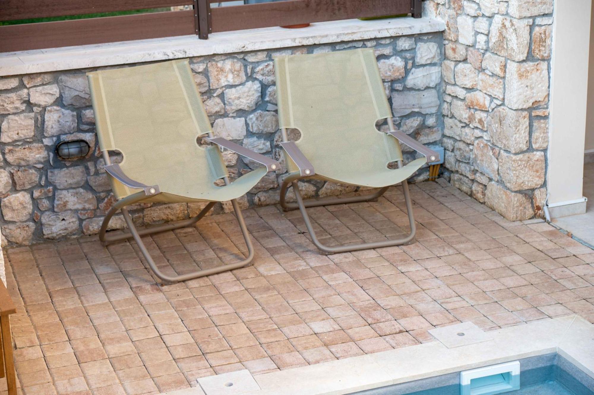 Lydia'S Inn 2 With Private Pool Melíssion Exterior foto
